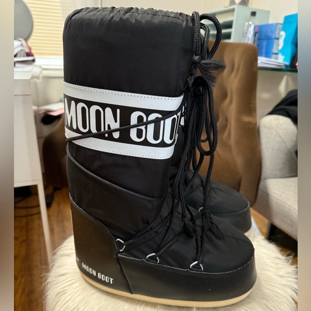 Black Nylon MOON BOOTS